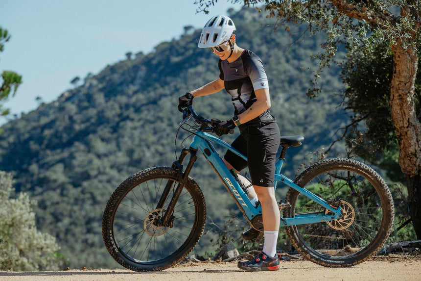 Dámske šortky Silvini WP2431 Alma