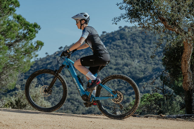 Dámske šortky Silvini WP2431 Alma